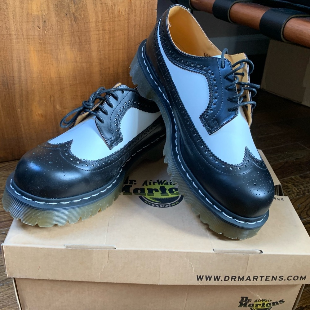 Dr. Martens  Bex Brogue Oxford men’s shoe